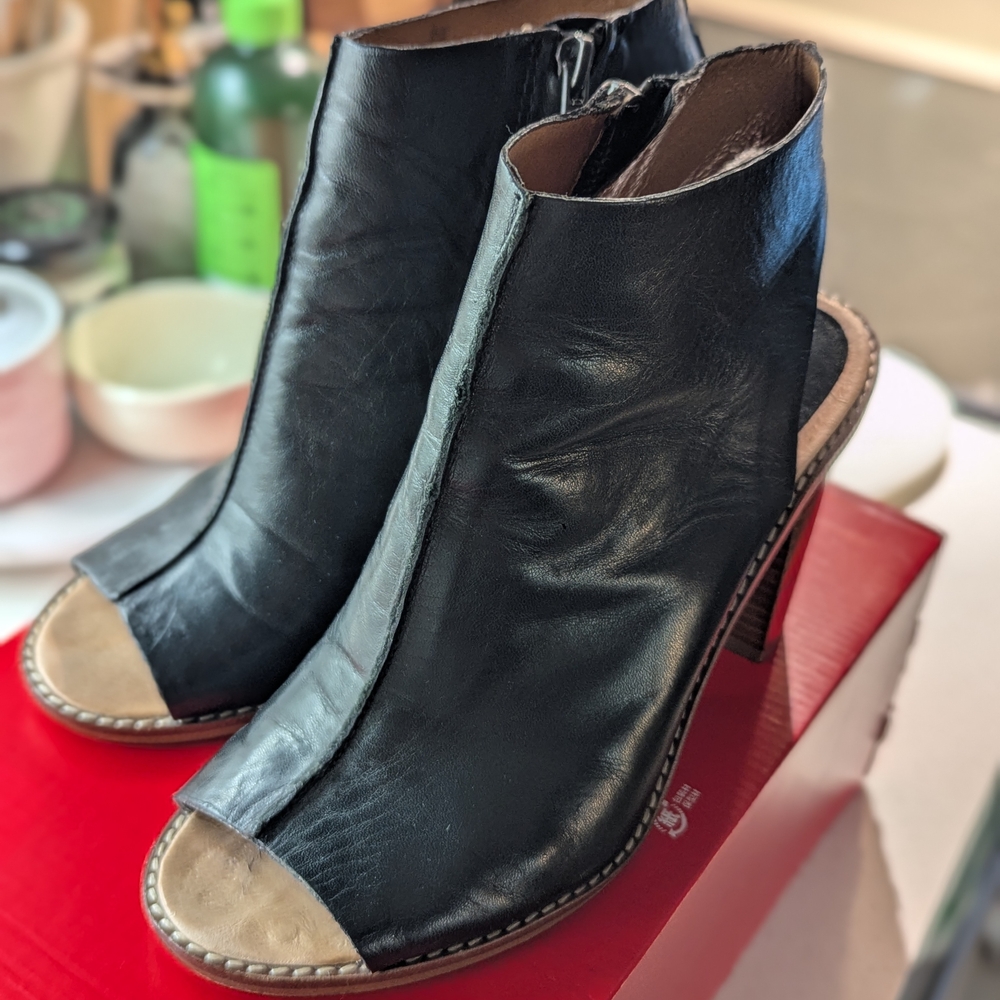 Madewell  Black Leather Open-Toe Booties Women's Shoes